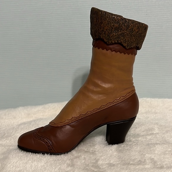 Just the Right Shoe Titled “High Buttoned Boot” #25034 (1999) Miniature Shoe - Picture 5 of 9